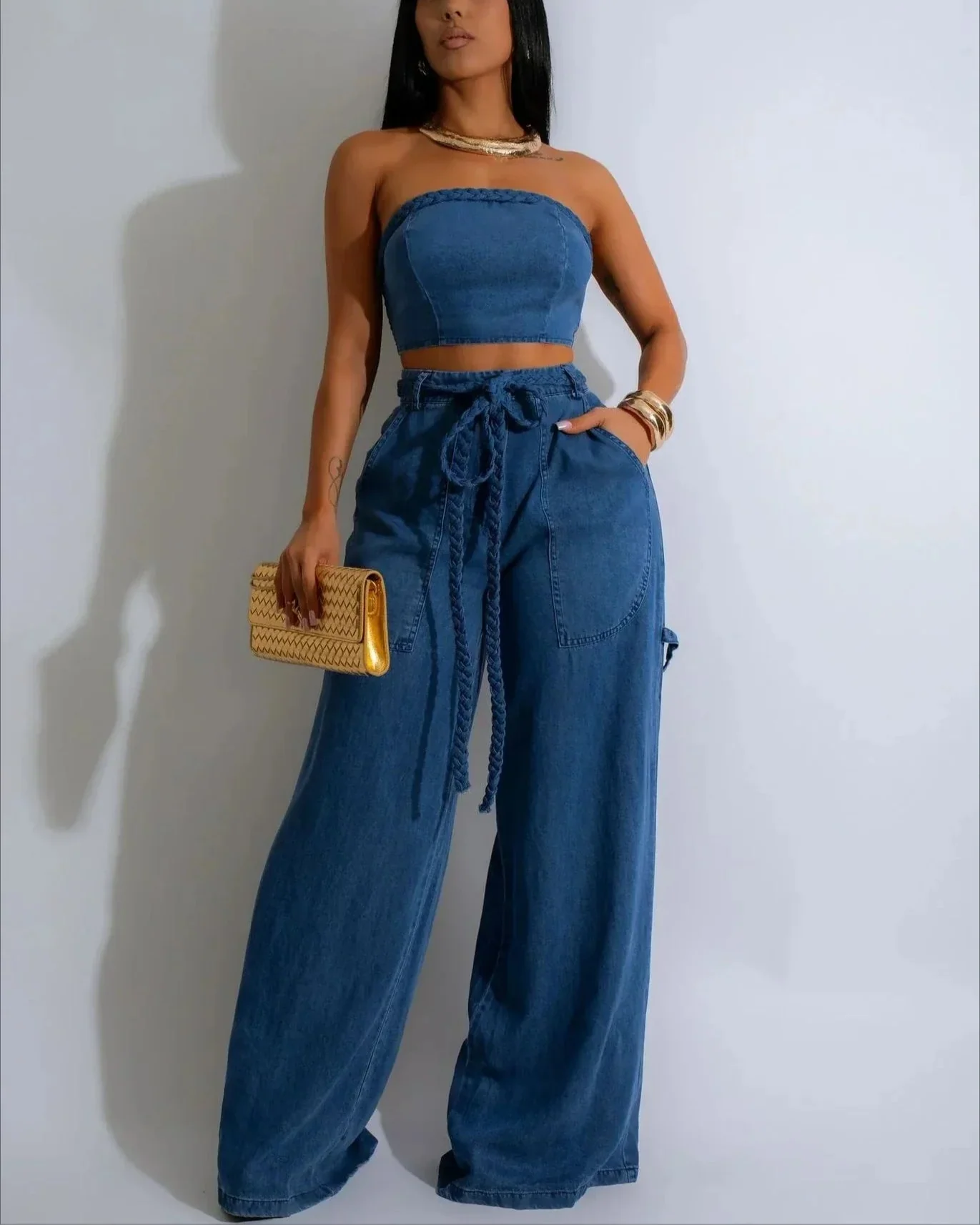 חליפת ג׳ינס סטפרלס- שובל