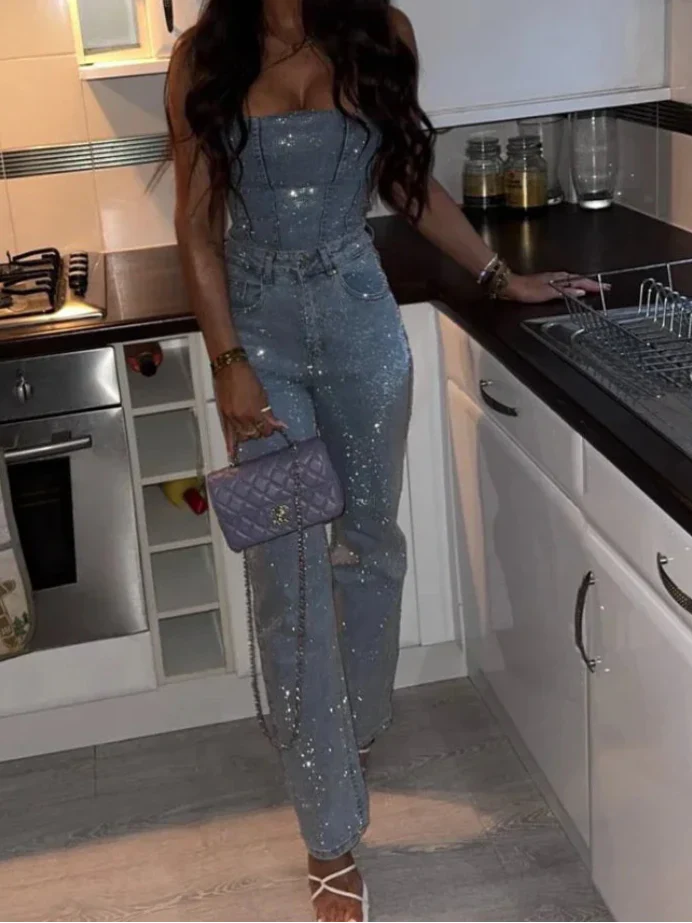 חליפת ג׳ינס בשילוב יהלומים- היילי